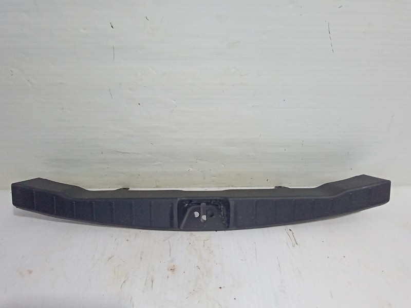 Recambio de molduras traseras para mitsubishi asx (ga0w) motion 4wd referencia OEM IAM 7240A126  