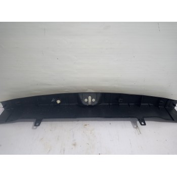 Recambio de molduras traseras para mitsubishi asx (ga0w) motion 4wd referencia OEM IAM 7240A126  