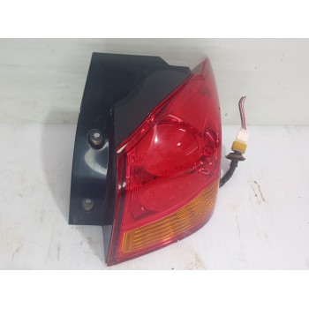 PILOTO TRASERO DERECHO 8330A690 