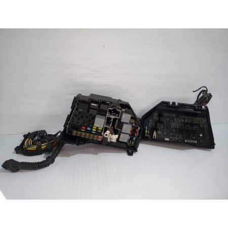 Recambio de caja reles / fusibles para jaguar e-pace (x540) 2.0 d150 awd referencia OEM IAM J9C314A076AA  