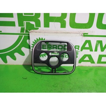 Recambio de moldura para renault kangoo profesional referencia OEM IAM 682608894R  