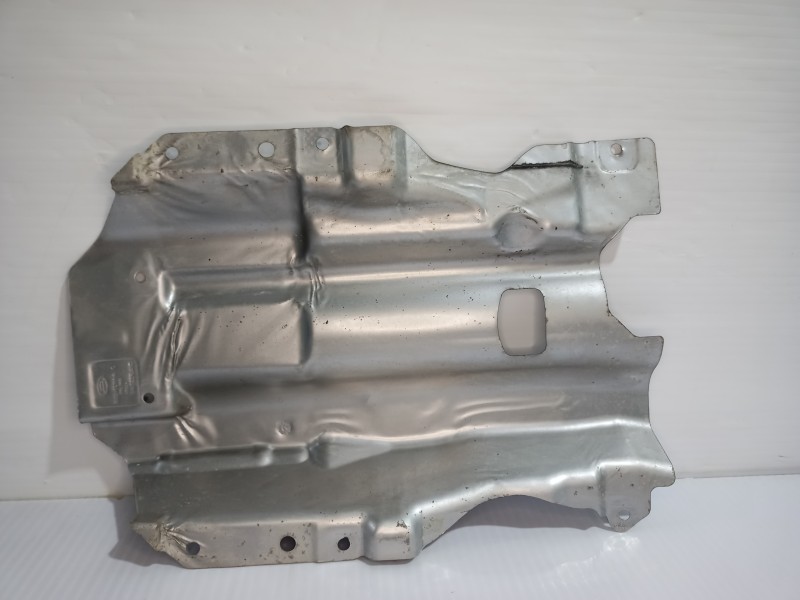 Recambio de protector para jaguar e-pace (x540) 2.0 d150 awd referencia OEM IAM GJ329C141A  