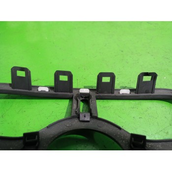 Recambio de moldura para renault kangoo profesional referencia OEM IAM 682608894R  
