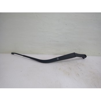 BRAZO LIMPIA DELANTERO DERECHO 8250A172 