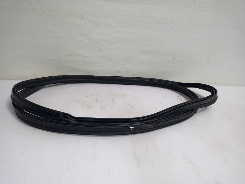 Recambio de goma contorno para mitsubishi asx (ga0w) motion 4wd referencia OEM IAM 5815A053  