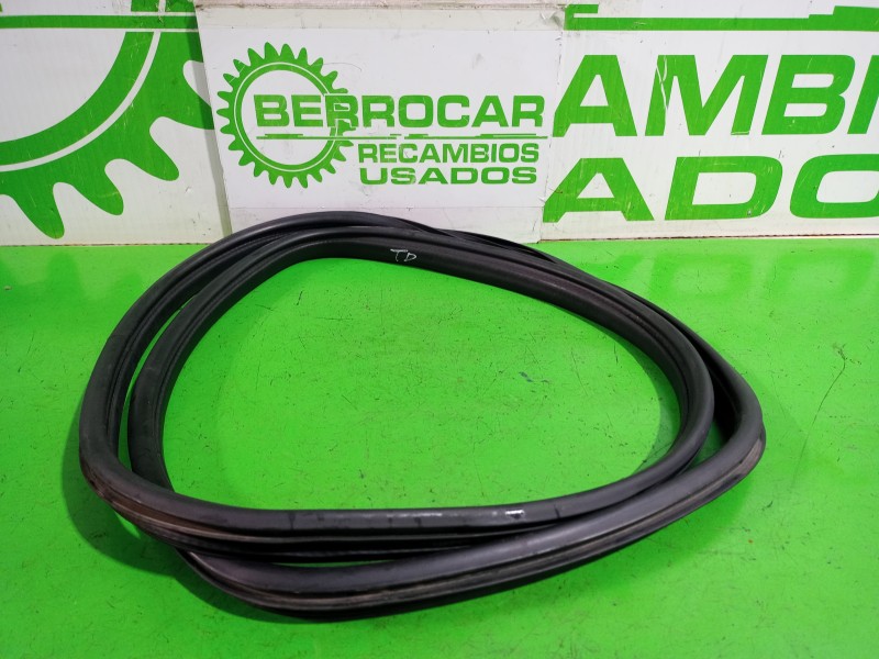 Recambio de goma contorno para citroën c5 berlina attraction referencia OEM IAM 9023HY  