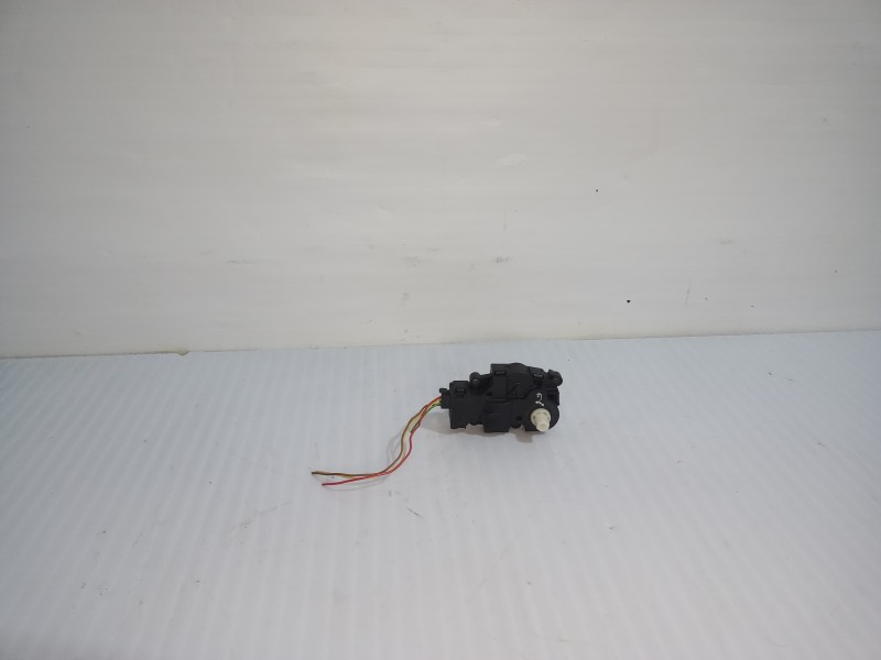 Recambio de motor apertura trampilla para jaguar e-pace (x540) 2.0 d150 awd referencia OEM IAM EGP0031A 412650920  