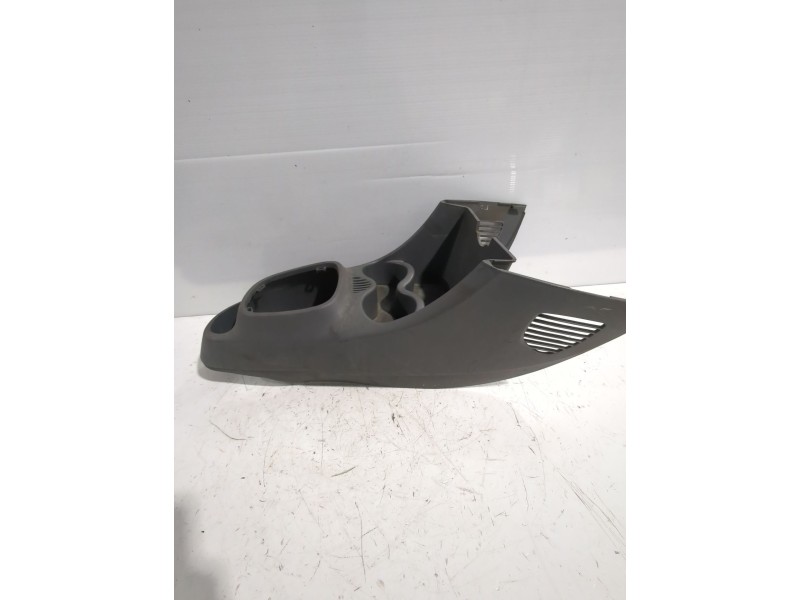 Recambio de consola central para peugeot 107 (pm_, pn_) 1.4 hdi referencia OEM IAM 7589CN  