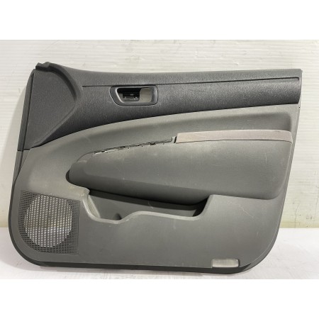 Recambio de guarnecido puerta delantera derecha para toyota prius (nhw20) basis referencia OEM IAM 6761047100C0  