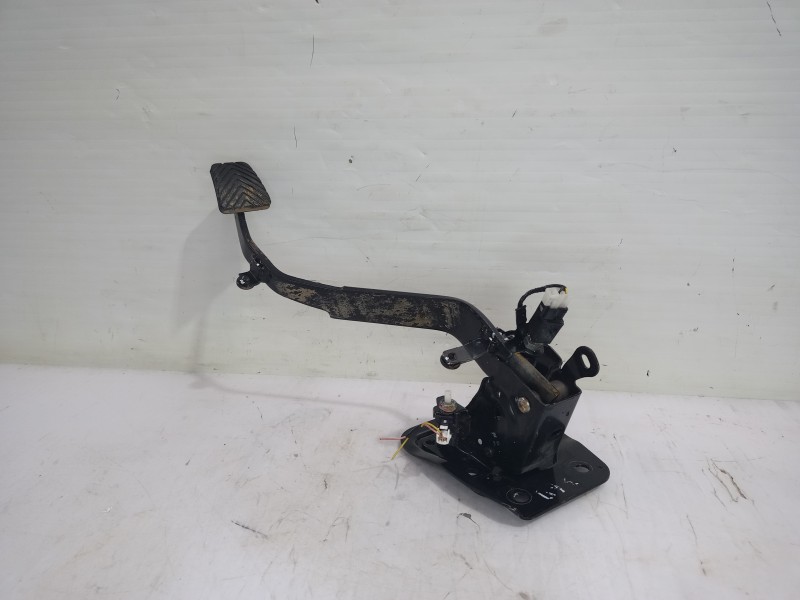 Recambio de pedal embrague para mitsubishi asx (ga0w) motion 4wd referencia OEM IAM MN101630  