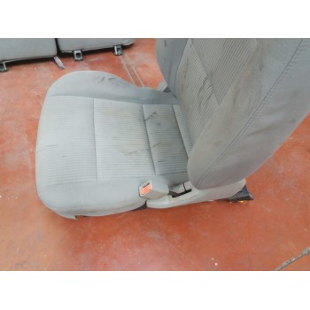 Recambio de asiento delantero derecho para kia sorento 2.5 crdi referencia OEM IAM 881503E400  