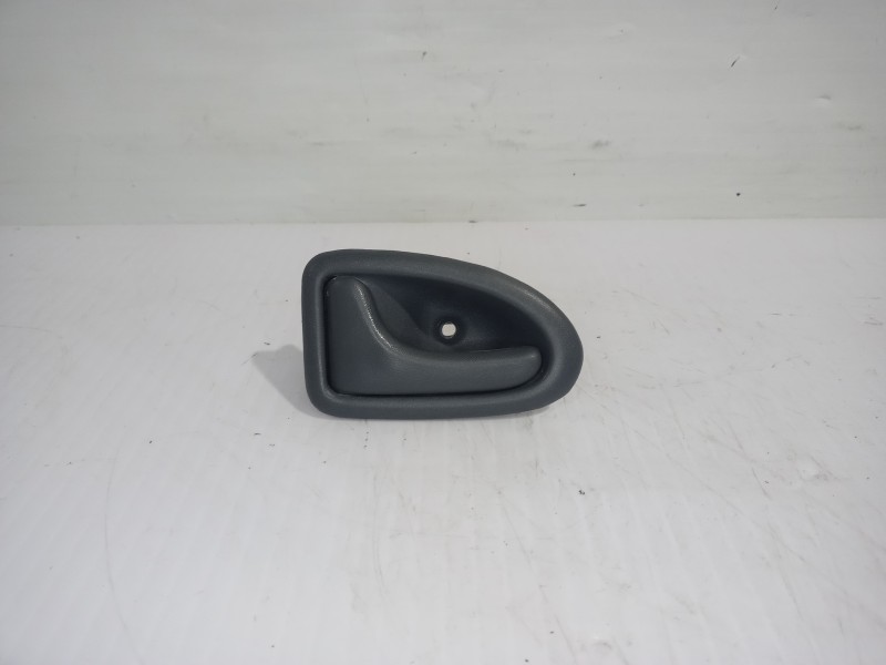 Recambio de maneta interior delantera izquierda para renault megane i berlina hatchback (ba0) 1.6e alize referencia OEM IAM 7700