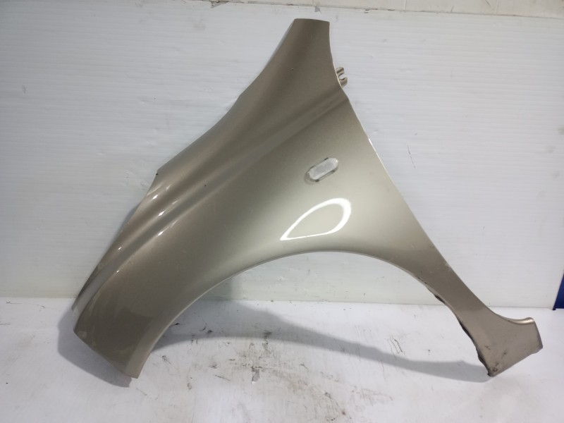 Recambio de aleta delantera izquierda para nissan micra (k12e) acenta referencia OEM IAM 63101AX630  