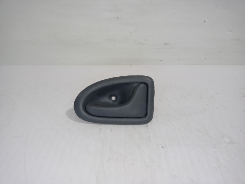 Recambio de maneta interior delantera derecha para renault megane i berlina hatchback (ba0) 1.6e alize referencia OEM IAM 770035