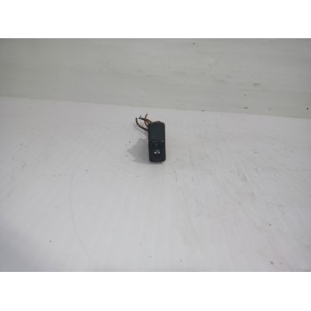 MANDO ELEVALUNAS DELANTERO DERECHO 7700838100 