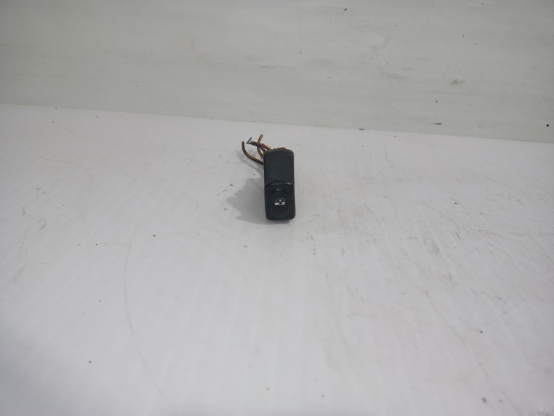 Recambio de mando elevalunas delantero derecho para renault megane i berlina hatchback (ba0) 1.6e alize referencia OEM IAM 77008