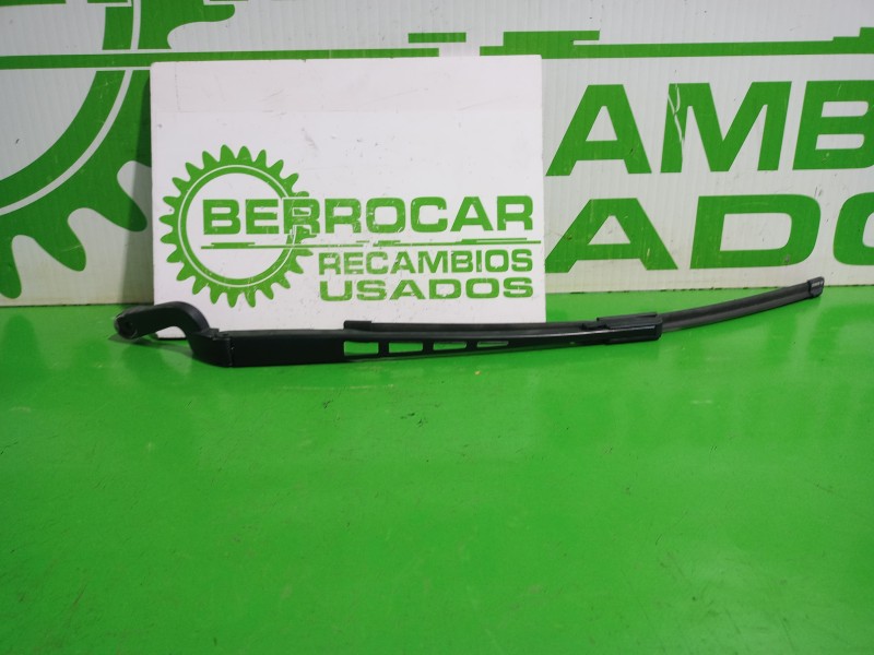 Recambio de brazo limpia delantero izquierdo para audi a6 berlina (4f2) 2.4 referencia OEM IAM 4F1955409  