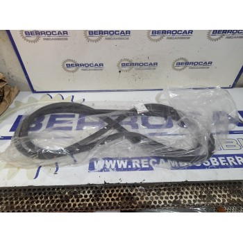 Recambio de goma capot para opel insignia berlina referencia OEM IAM 13454649  