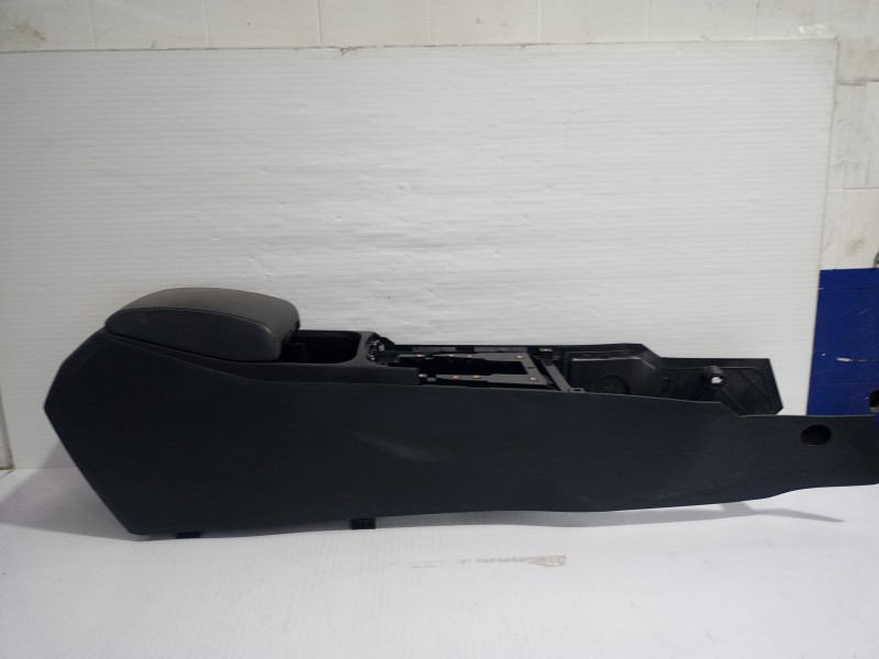 Recambio de consola central para jaguar e-pace (x540) 2.0 d150 awd referencia OEM IAM J9C3-045J40-A  