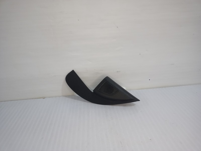 Recambio de moldura para hyundai i20 (bc3) essence mild-hybrid referencia OEM IAM 87660-C7010  