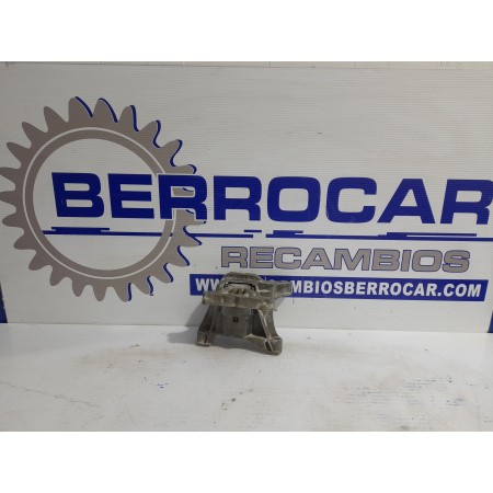 Recambio de soporte motor derecho para peugeot expert furgón 1.6 blue-hdi fap referencia OEM IAM 4A103720  