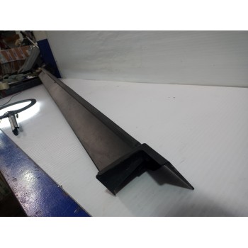 Recambio de faldon lateral para jaguar e-pace (x540) 2.0 d150 awd referencia OEM IAM J9C3-10155-A  