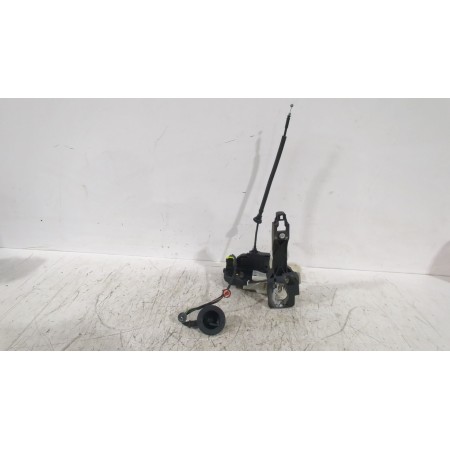 Recambio de cerradura puerta delantera izquierda para kia cee´d hatchback (ed) 1.6 crdi 90 referencia OEM IAM 813101H000  