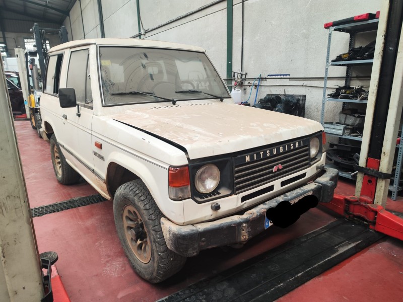 MITSUBISHI MONTERO (L040)