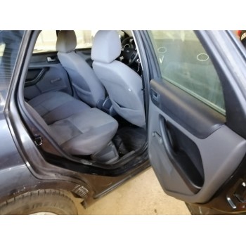 ford focus berlina (cap) del año 2006