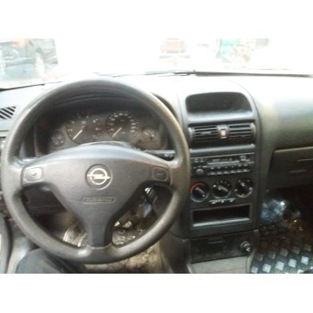 opel astra g berlina del año 2001