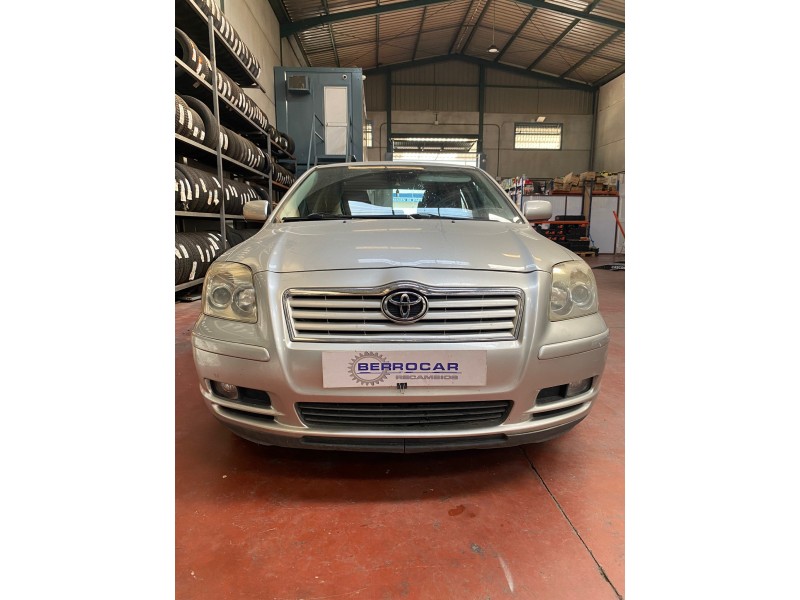 TOYOTA AVENSIS BERLINA (T25)
