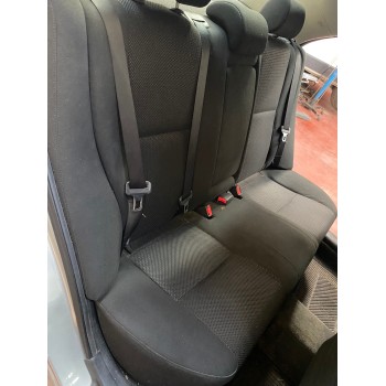 toyota avensis berlina (t25) del año 2006