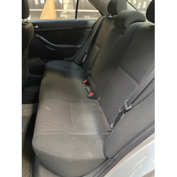 toyota avensis berlina (t25) del año 2006