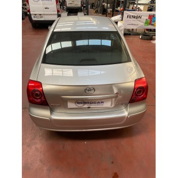 toyota avensis berlina (t25) del año 2006