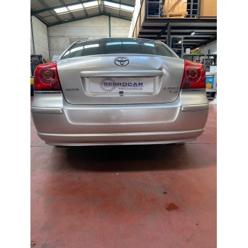 toyota avensis berlina (t25) del año 2006