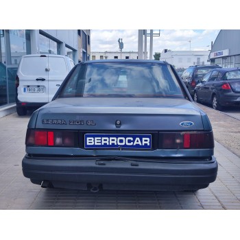 ford sierra berlina del año 1990