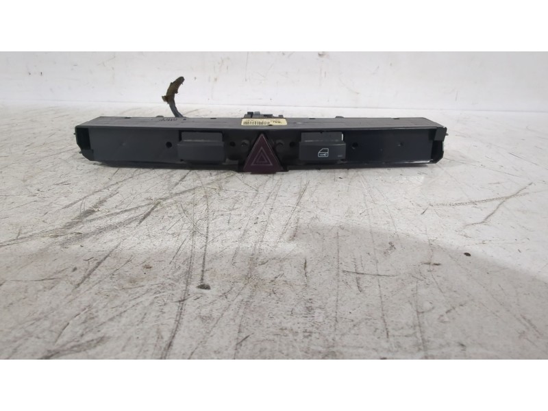 Recambio de warning para opel zafira / zafira family b (a05) 1.9 cdti (m75) referencia OEM IAM 13100105  