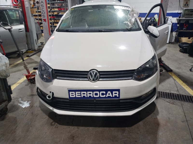 VOLKSWAGEN POLO (6C1)