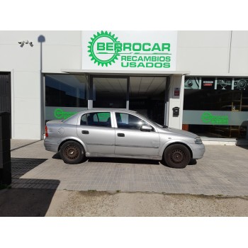opel astra g berlina del año 2000