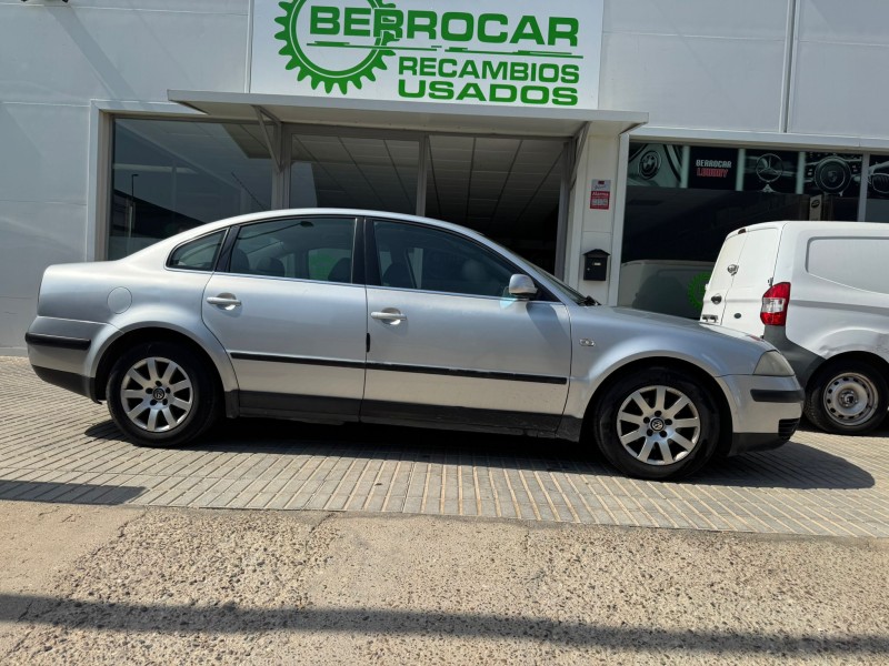 VOLKSWAGEN PASSAT BERLINA (3B3)