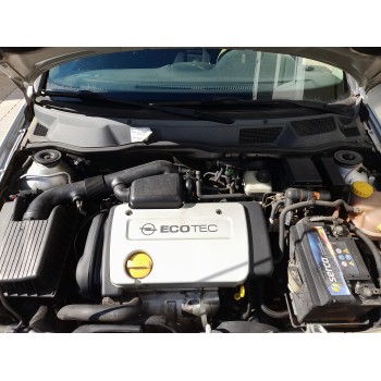 opel astra g berlina del año 2000