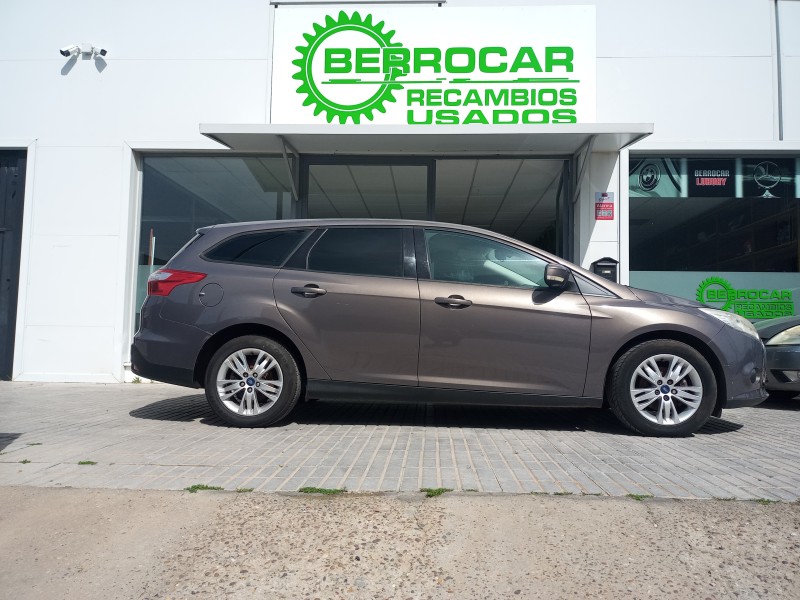 FORD FOCUS TURN. (CB8)