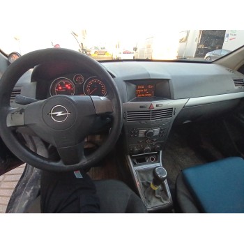 opel astra h berlina del año 2004