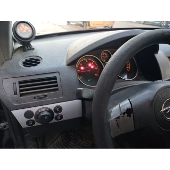 opel astra h berlina del año 2004