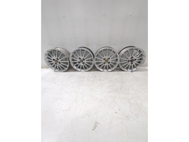 Recambio de juego llantas para toyota yaris (_p9_) 1.33 vvt-i (nsp90_) referencia OEM IAM 42611YY280  