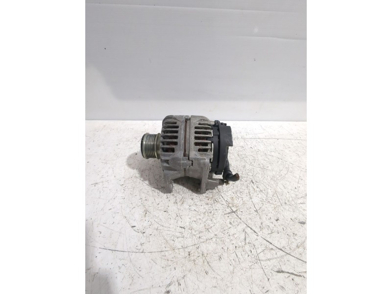 Recambio de alternador para seat leon (1m1) 1.9 tdi referencia OEM IAM 028903028D  