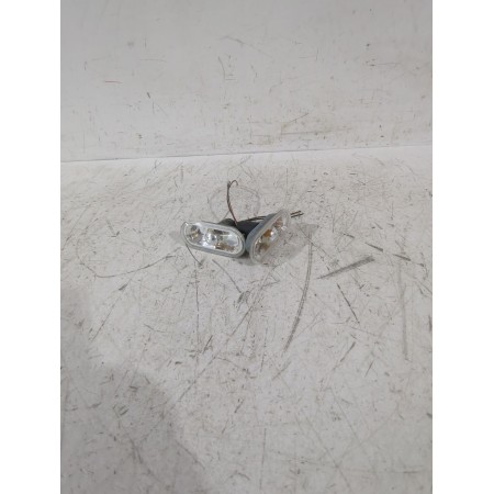 Recambio de pilotos laterales para volkswagen polo iv (9n_, 9a_) 1.4 16v referencia OEM IAM 1J0949117  