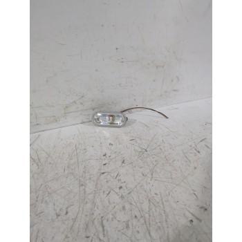 Recambio de pilotos laterales para volkswagen polo iv (9n_, 9a_) 1.4 16v referencia OEM IAM 1J0949117  