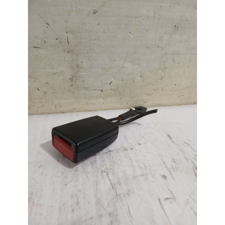 Recambio de enganche cinturon delantero derecho para mercedes-benz clk (c209) clk 240 (209.361) referencia OEM IAM A2038601569  