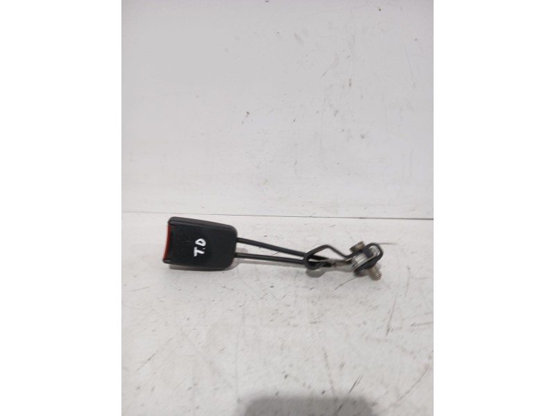 Recambio de enganche cinturon trasero derecho para seat leon (1m1) 1.9 tdi referencia OEM IAM 1M0857495  
